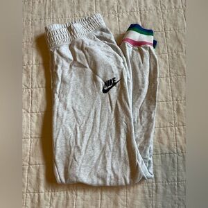 Nike women’s sweatpants size S